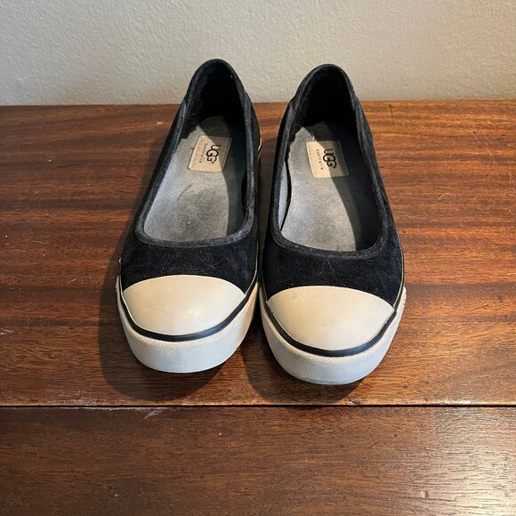 UGG Shoes - UGG Australia Women's Slip-On Shoe Sheepskin Suede Flats Size 7